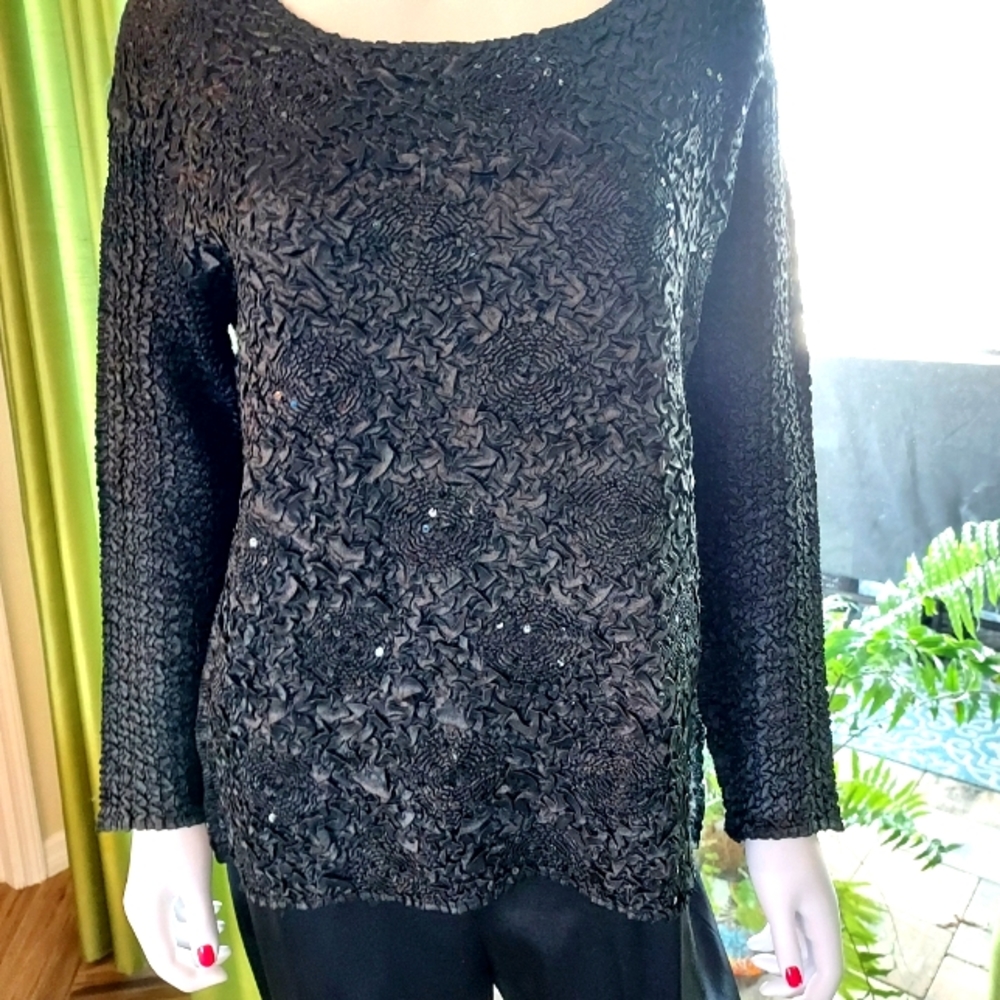 RAFAEL Essential Poly Stretch Rouching Top with Front Black Sequins.